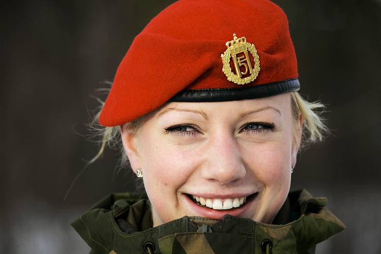 Norway Norwegia Female Soldier