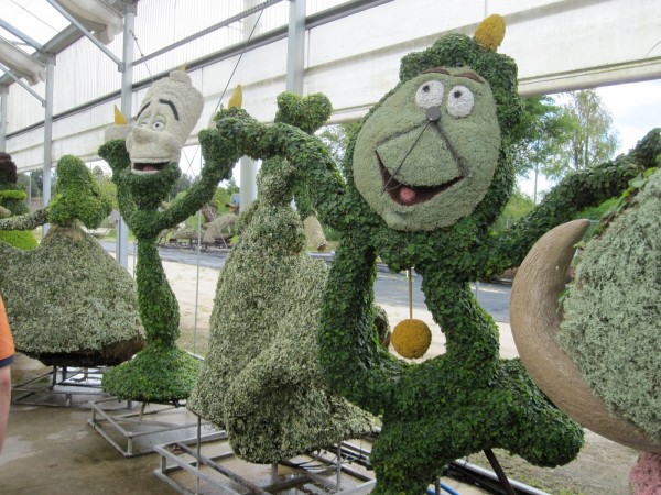 Amazing Topiary of Beautiful cartoon