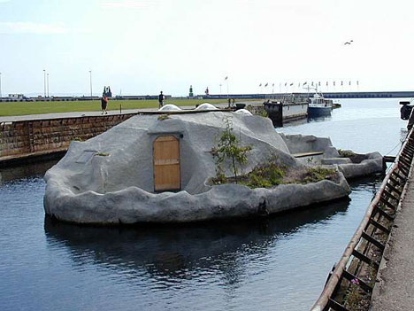 Extreme Houseboats