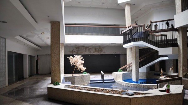 Abandoned Shopping Mall in Ohio
