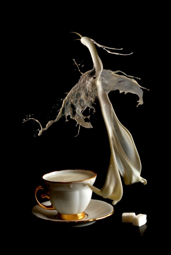 Spectacular Photo Series â€œAnti-Gravity Coffee Timeâ€ 