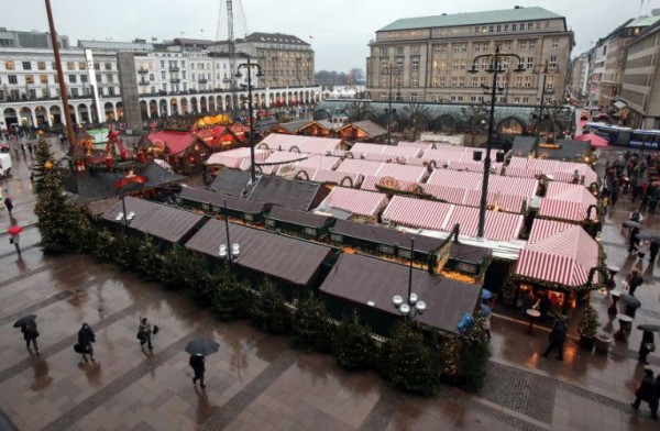 Rain at the Christmas market in Hamburg