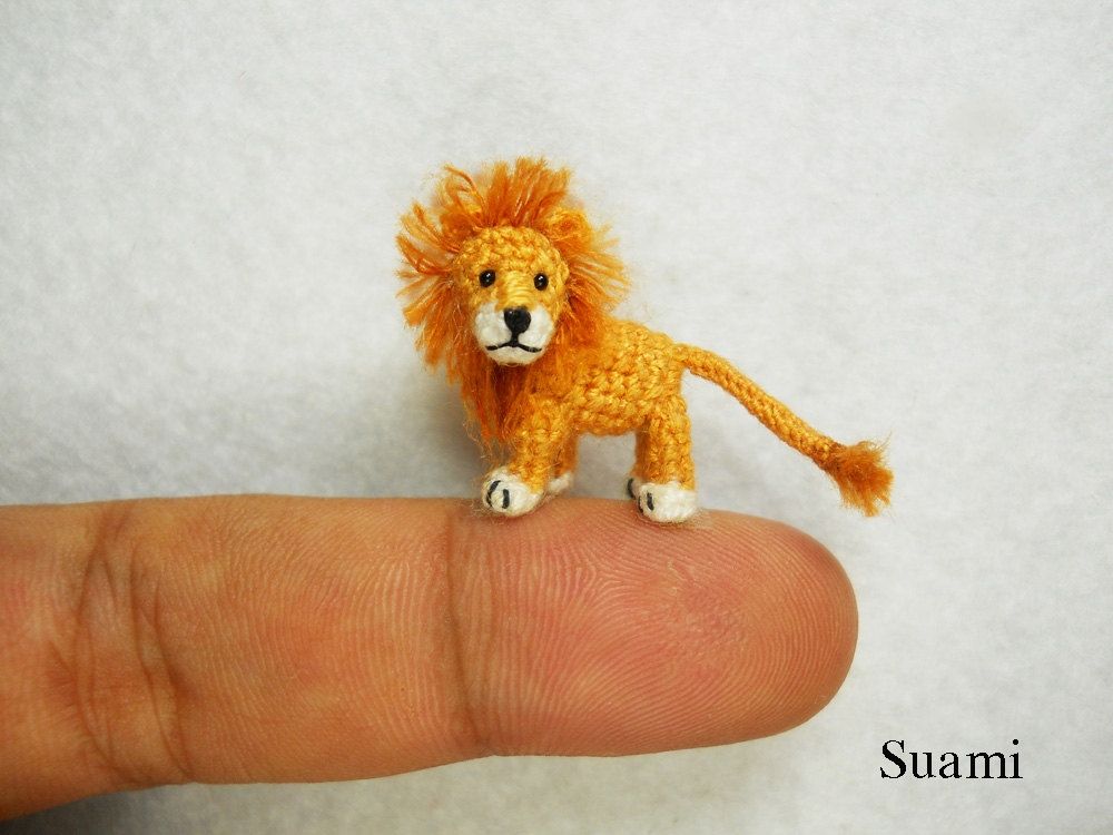Tiny toy by Su Ami