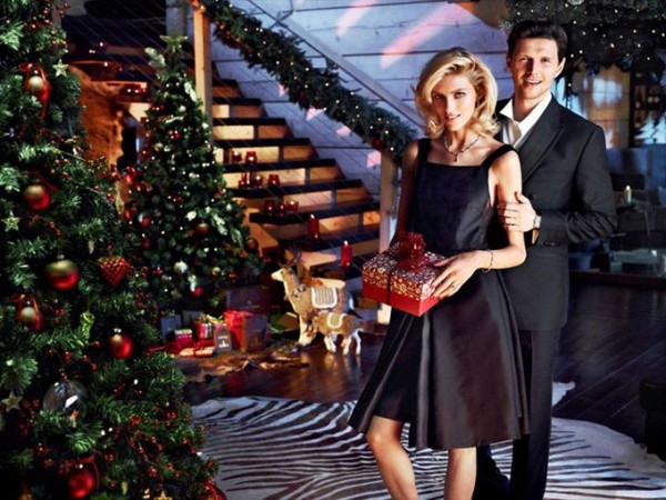 Anja Rubik Cozies up to Husband in Apartâ€™s Christmas 2013 Advertising
