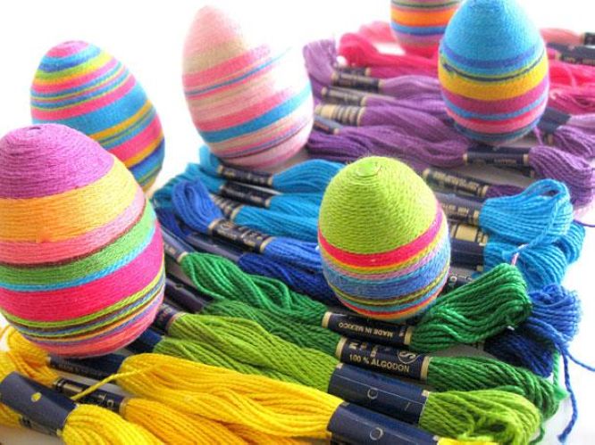 Wrap an Egg With Colored Threads