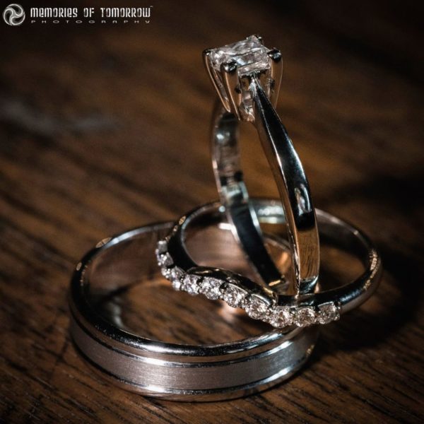 Wedding Photographer Creates Dreamy Reflections on Wedding Rings