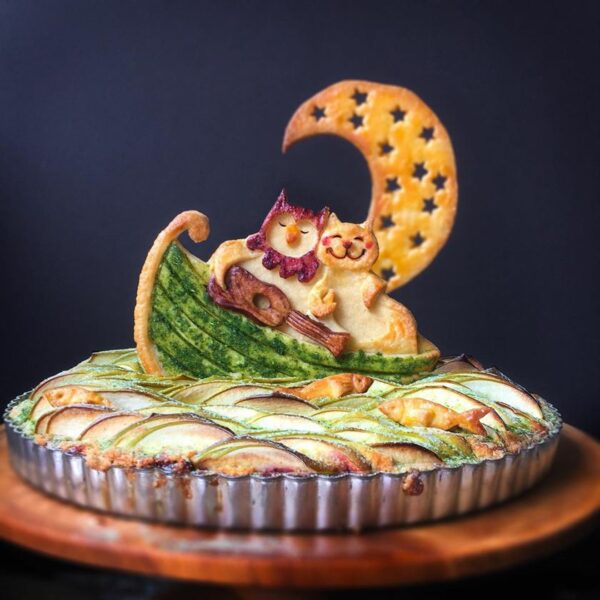 Art on a Plate: Devoney Scarfe's Beautiful Pie Artworks
