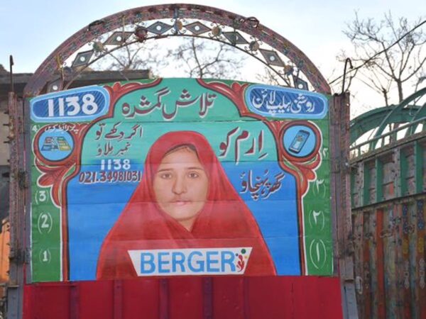 Creatively Decorated Trucks To Find Missing Children of Pakistan