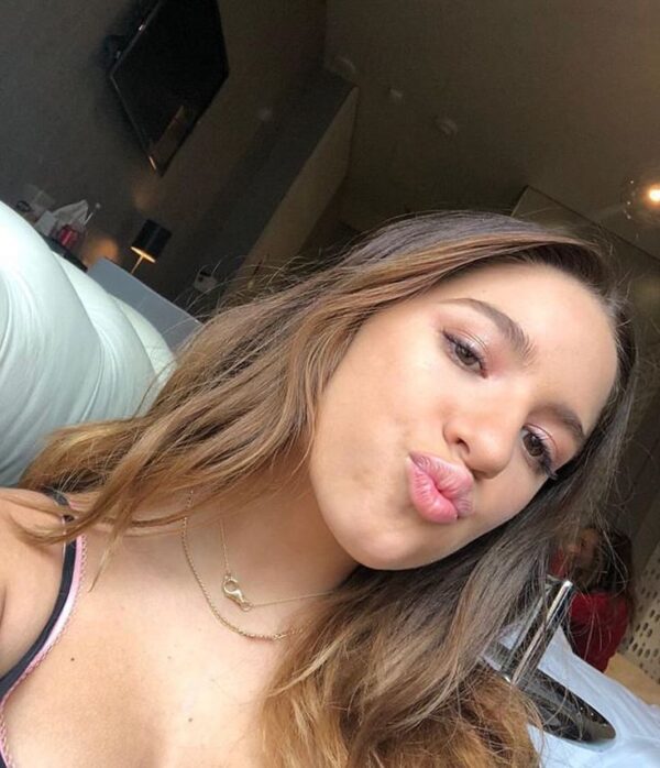 Mackenzie Ziegler Hot Kiss Pictures